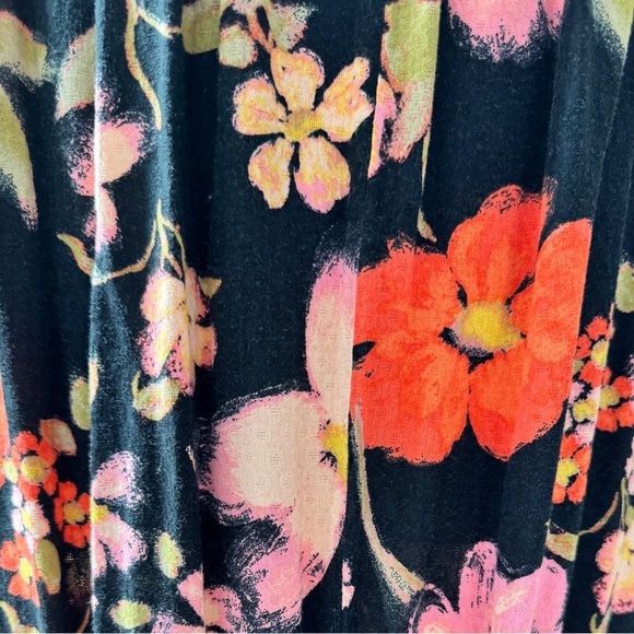 Floral Black Maxi Dress - Picture 7 of 9